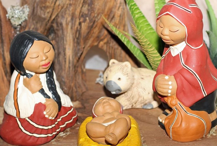 Clay nativity scene with indigenous figures